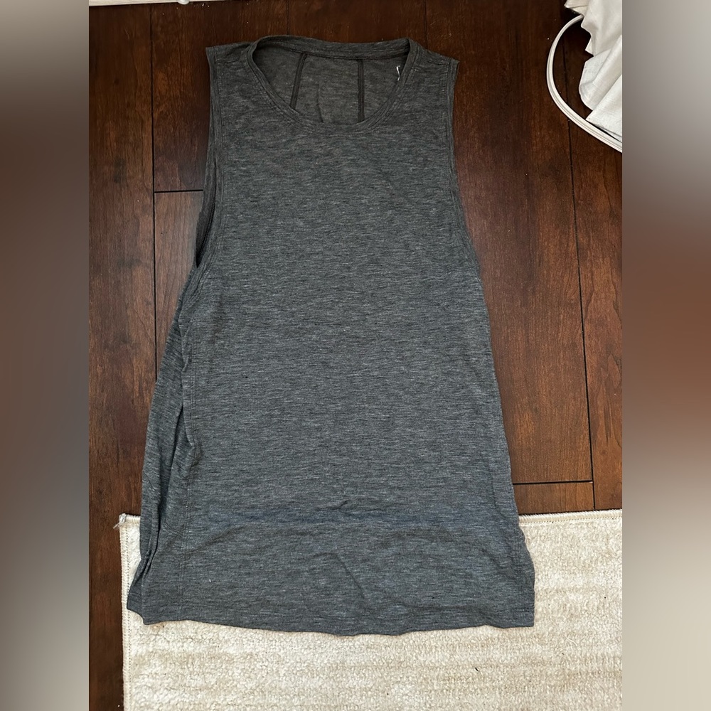Lululemon gray tank